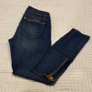 Elegant Blue Skinny Jeans with Tan Details